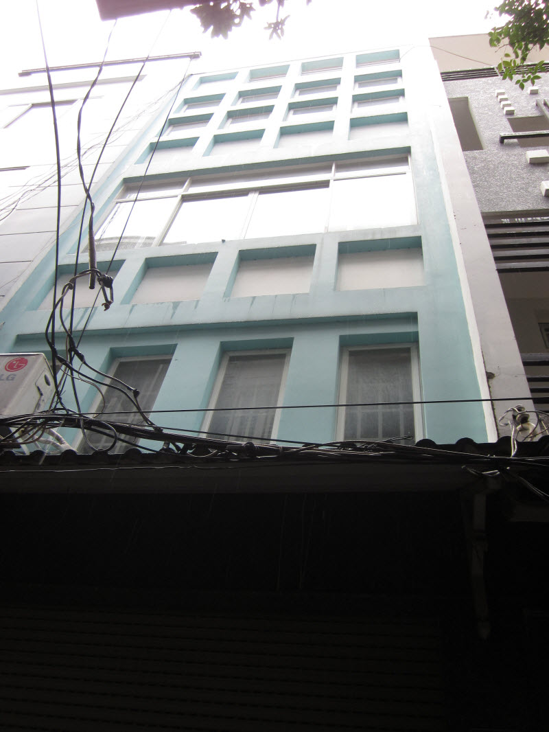 Bán gấp nhà hẻm xe hơi đường Nguyễn hữu Cầu, quận 1