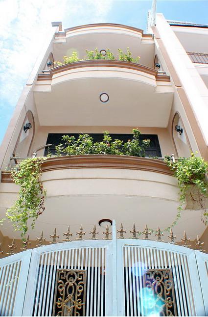 Bán nhà hẻm xe hơi đường Bùi Đình Túy, Phường 12, Bình Thạnh nội thất cực đẹp