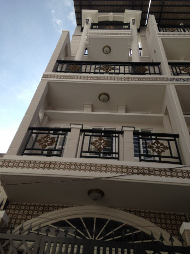 Bán nhà hẻm xe hơi 6m đường Nguyễn Xí, P.26, Bình Thạnh, diện tích 4x30m, nở hậu 5m, giá 5,2 tỷ.