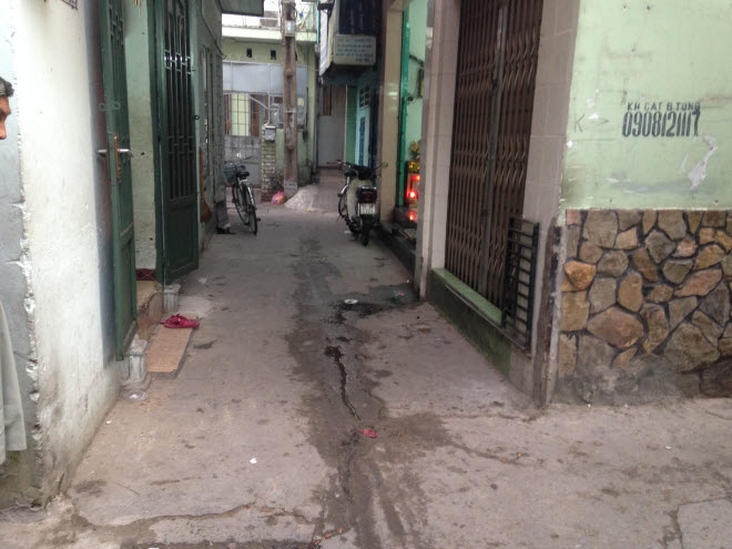 Bán nhà nát hẻm đường Bạch Đằng, P15, Bình Thạnh, Dt 4,2x19 vuông vức, giá 2.4 tỷ