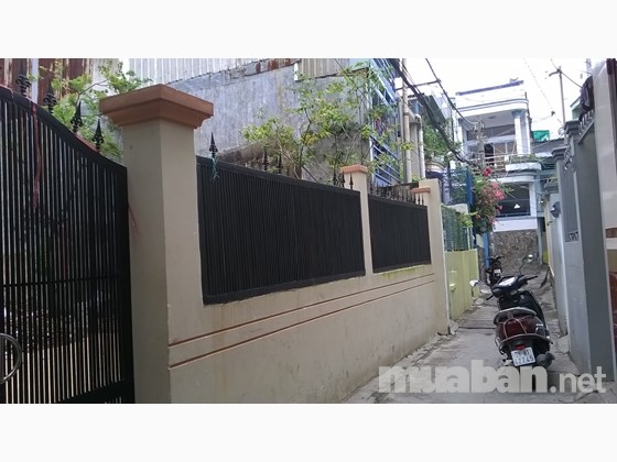 Bán nhà nát hẻm đường Bạch Đằng, P15, Bình Thạnh, Dt 4,2x19 vuông vức, giá 2.4 tỷ