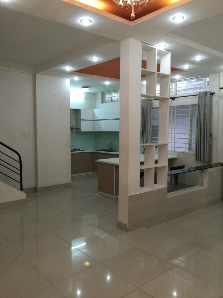 Cho thuê nhà nguyên căn Xô Viết Nghệ Tĩnh, P.17 Bình Thạnh 90 met 8tr