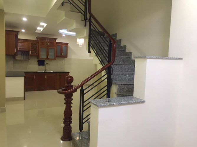 Bán nhà đường Điện Biên Phủ, P17, Bình Thạnh, Dt 3x15, n/h L 5,4m. 3,5 lầu, 5pn,6wc.