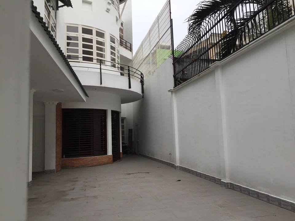 Bán biệt thự Lê Quang Định phường 11 Bình Thạnh 8.75x25m 3 lầu