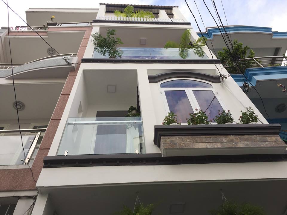 ban nha hoang hoa tham binh thanh