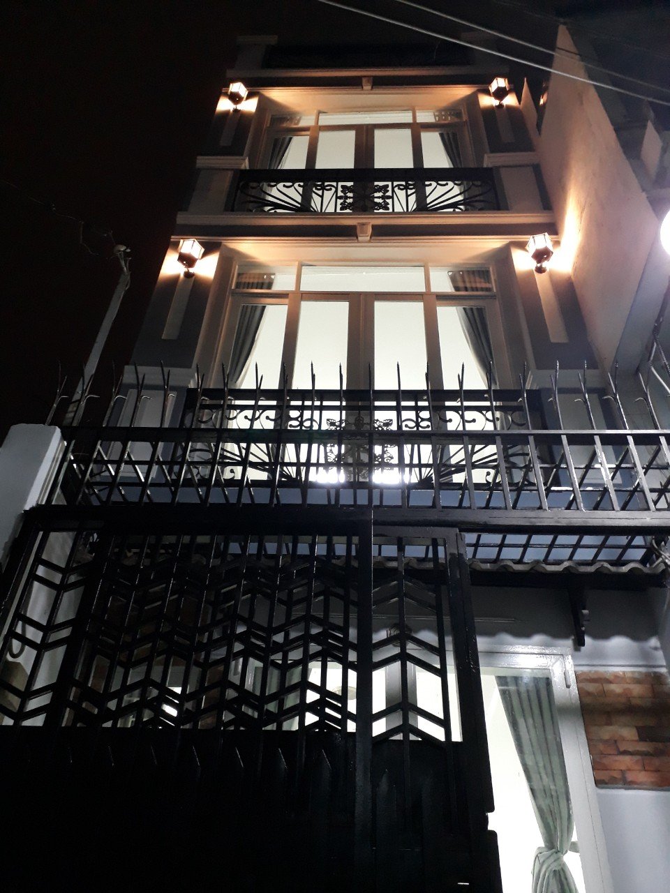 Bán nhà Lê Quang Định P5 Bình Thạnh 2 lầu