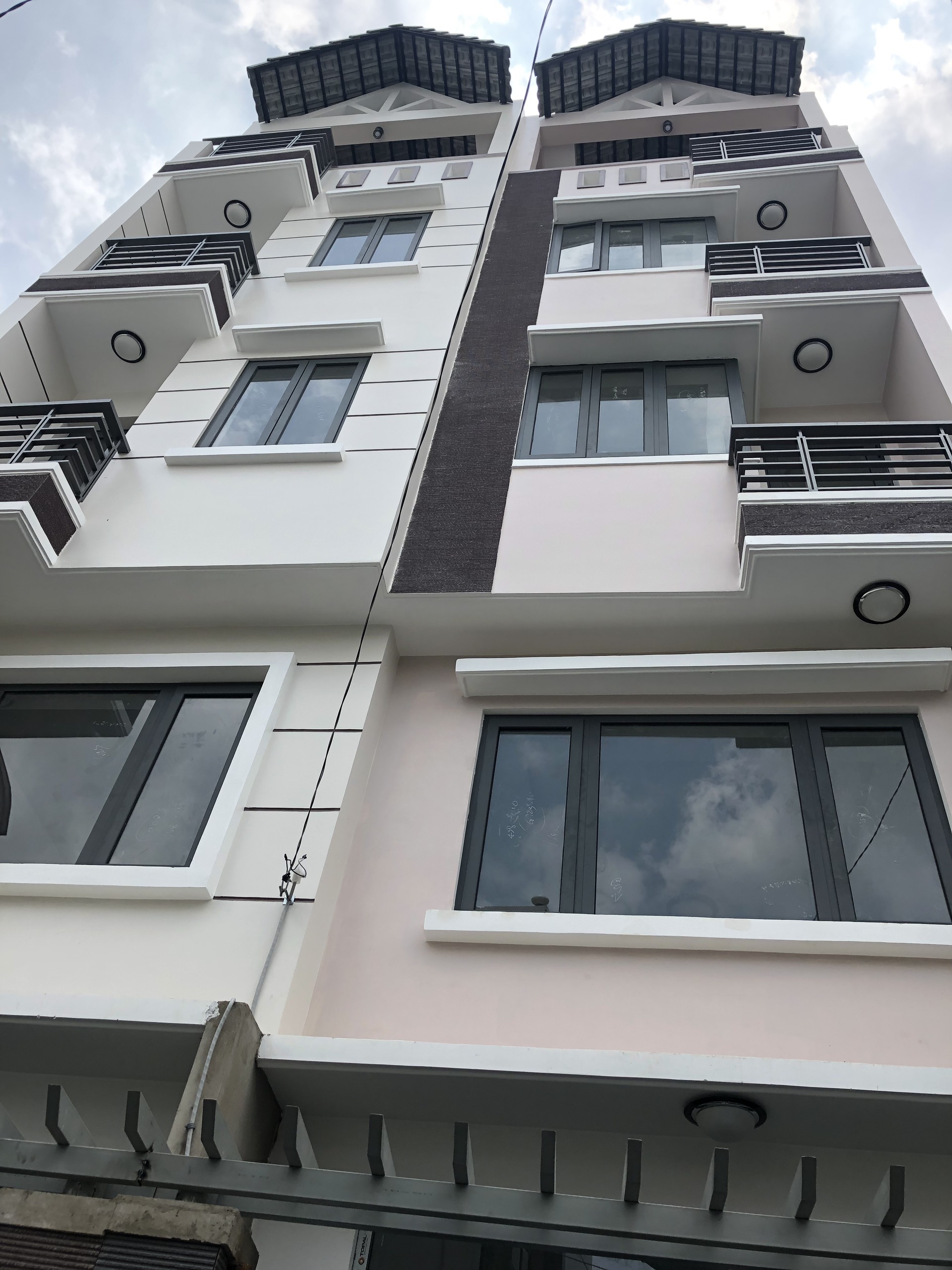 Bán nhà Nguyễn Thượng Hiền P5 Bình Thạnh 3.5 lầu 5PN giá 7.5 tỷ hẻm xe hơi