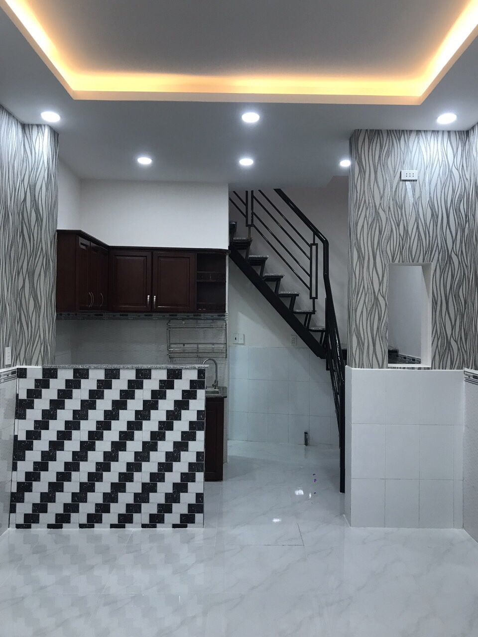 Bán nhà đẹp Đường Phạm Văn Đồng P11 Bình Thạnh 2.65 tỷ 1 lầu mới