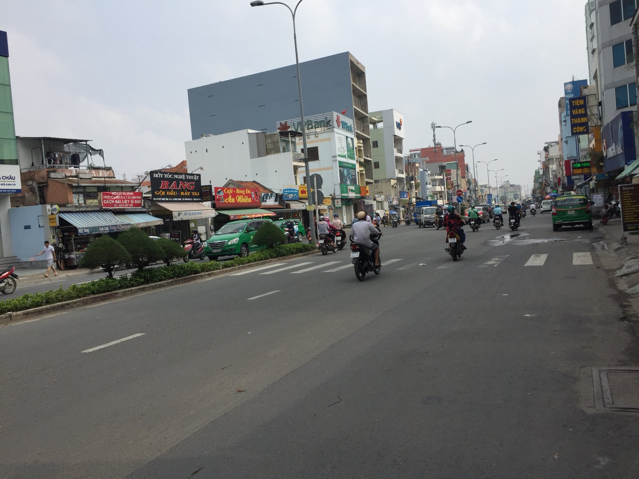 ban nha mat tien quan binh thanh