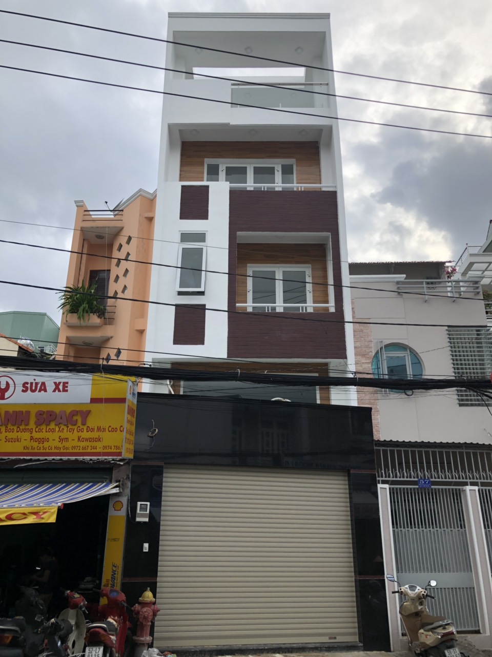 ban nha mat tien binh thanh