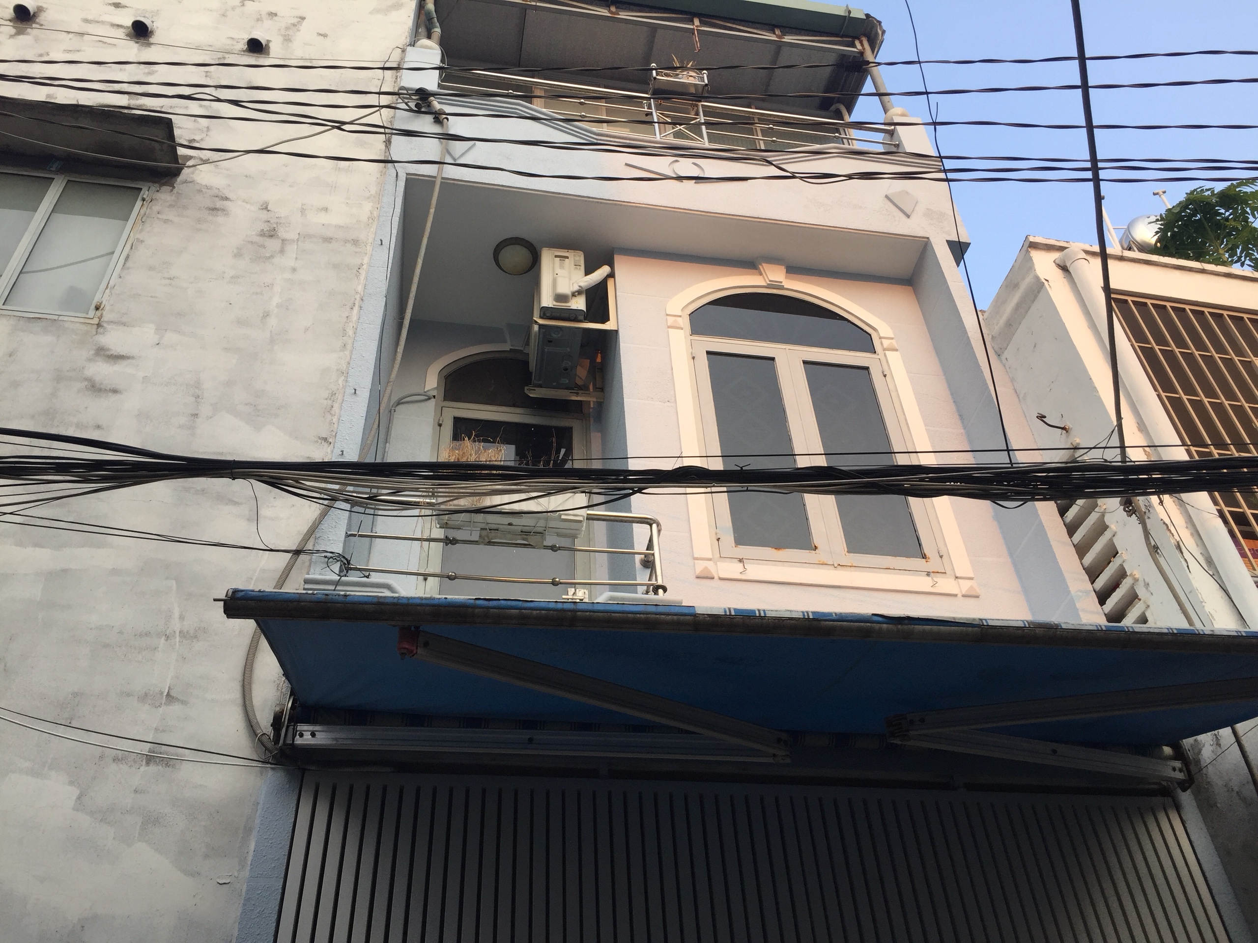 Bán nhà Nguyên Hồng P1 Gò Vấp 3.3x8m 2 lầu 3.2 tỷ hẻm xe hơi