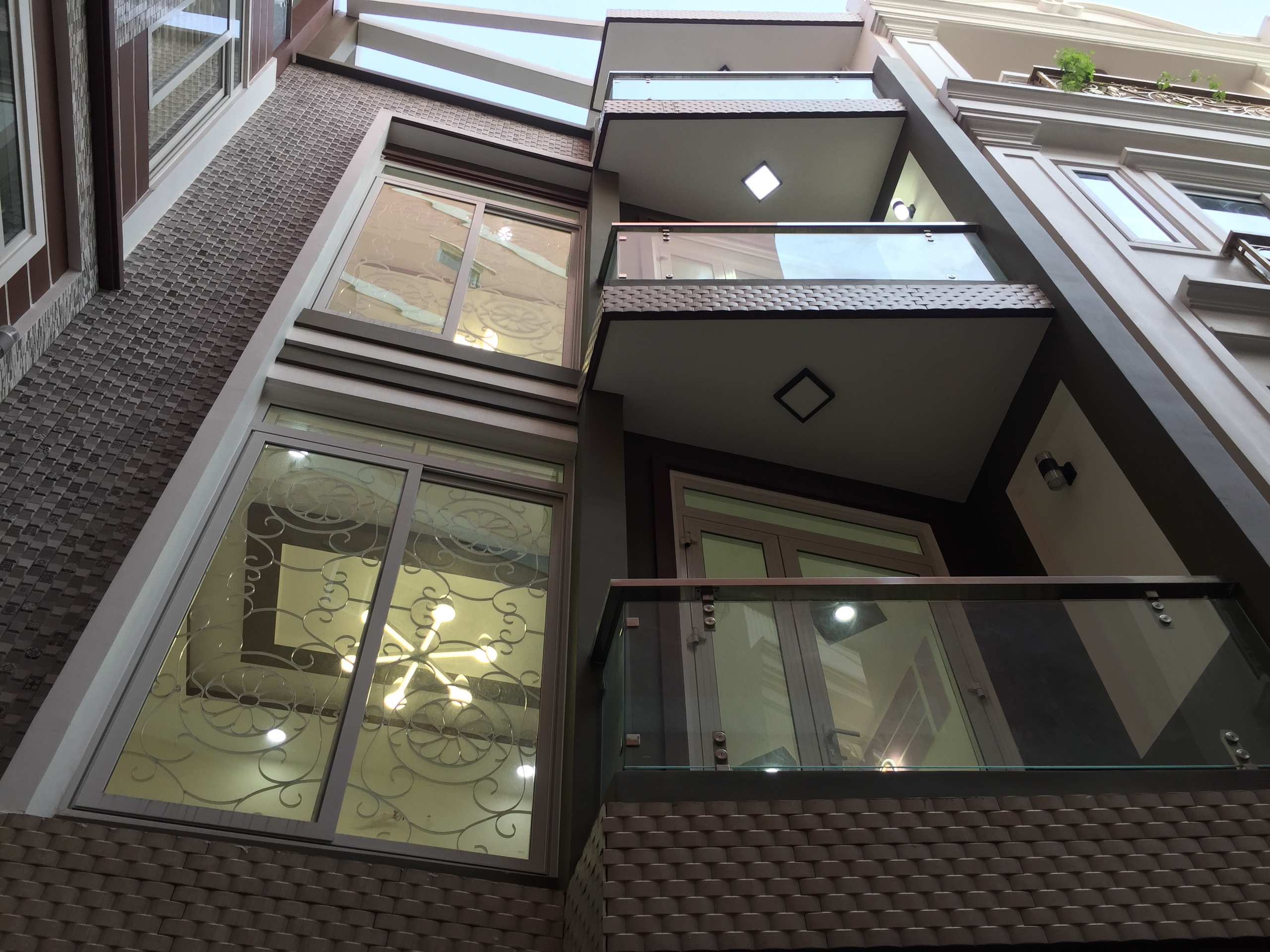 Bán nhà 42 Hoàng Hoa Thám P7 Bình Thạnh 5.3x9m 3 lầu 6.7 tỷ