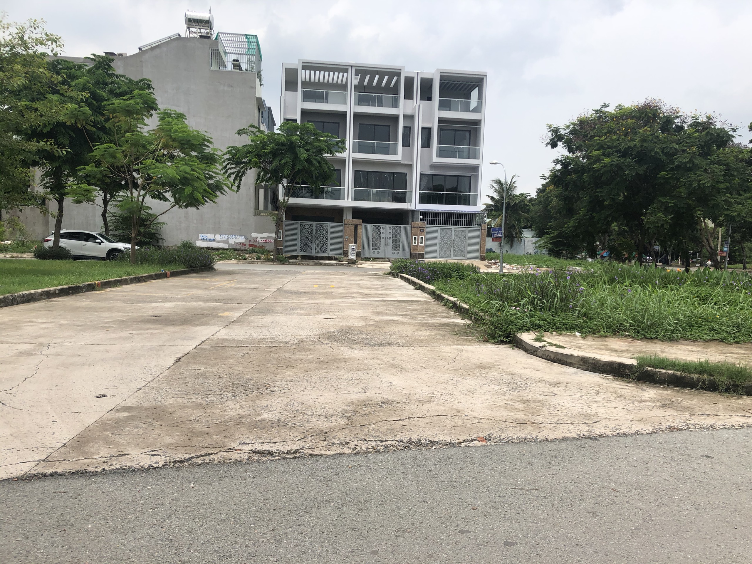 Bán nhà mặt tiền đường nội bộ 12m đường Bình Lợi, P13, Bình Thạnh, Dt 5x23, 1 trệt, 3 lầu, sthg trước sau