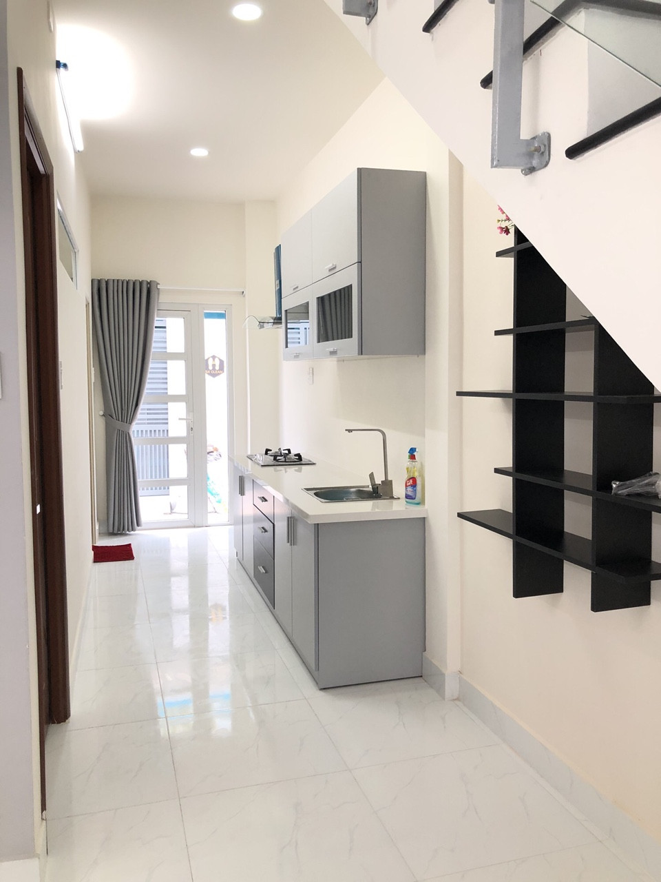 Nhà bán Nguyễn Thiện Thuật P24 Q Bình Thạnh 1 lầu 5.3 tỷ nhà mới