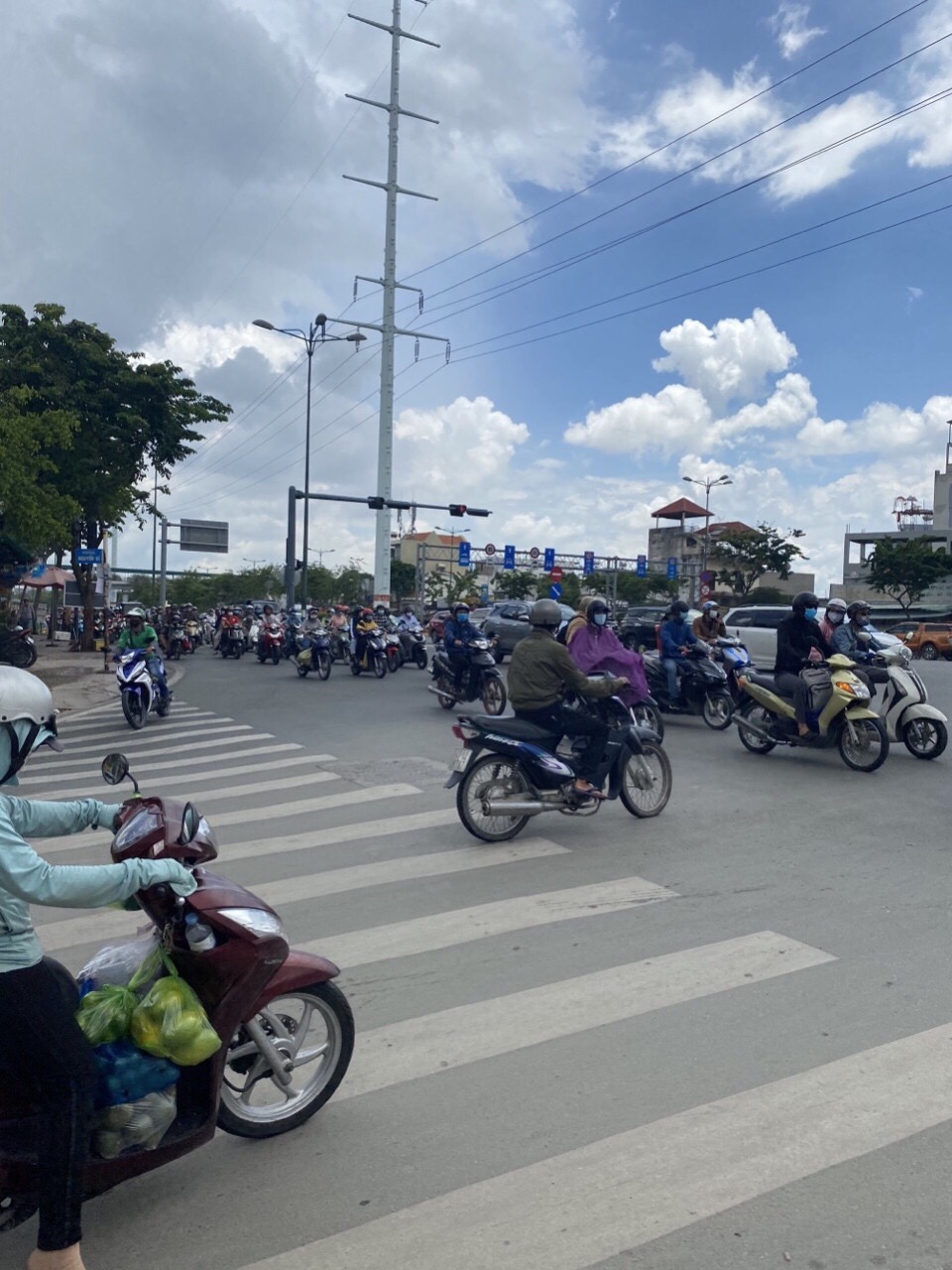 nha mat tien nguyen xi binh thanh can ban