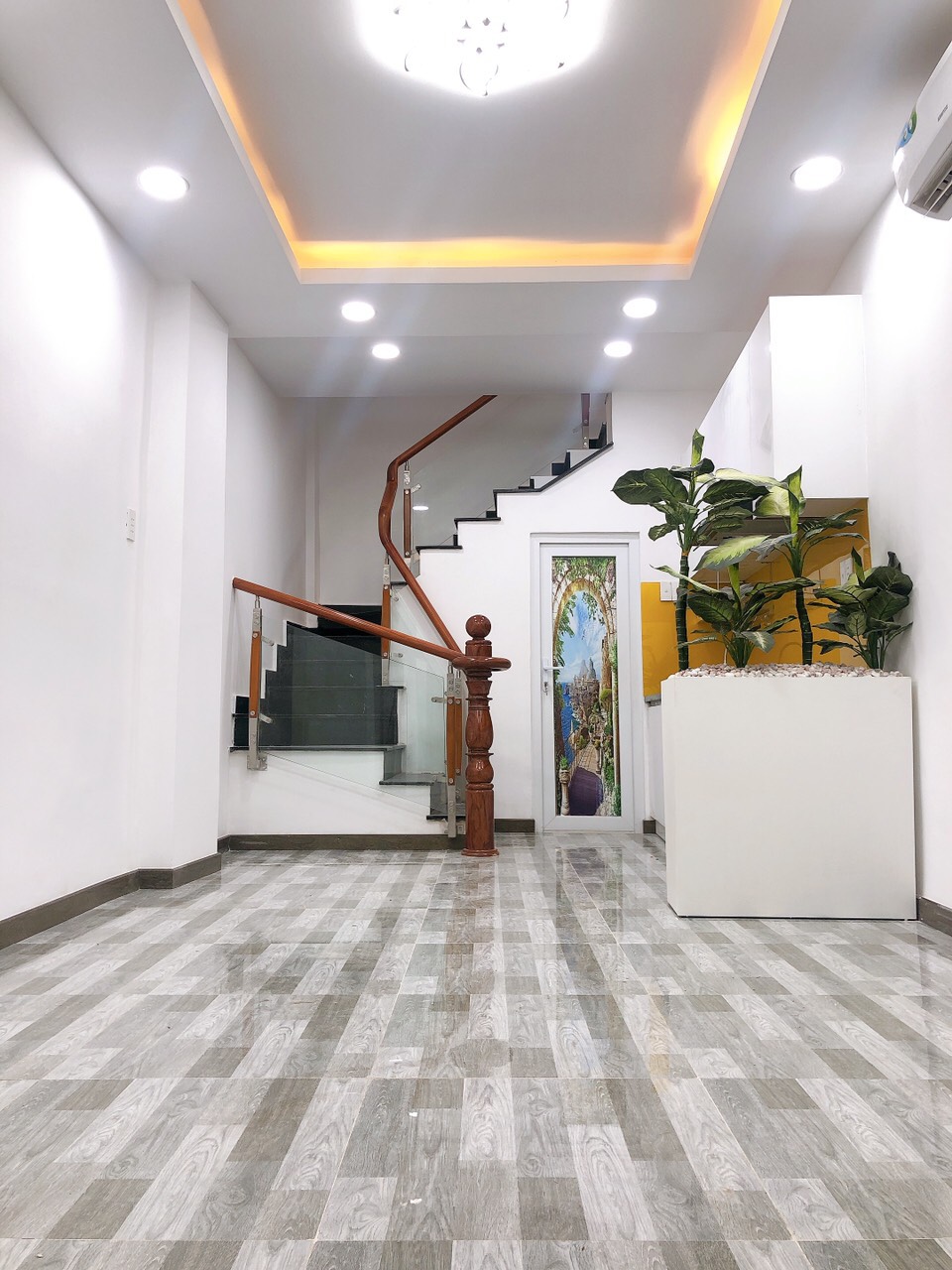 nha nguyen van dau can ban gap