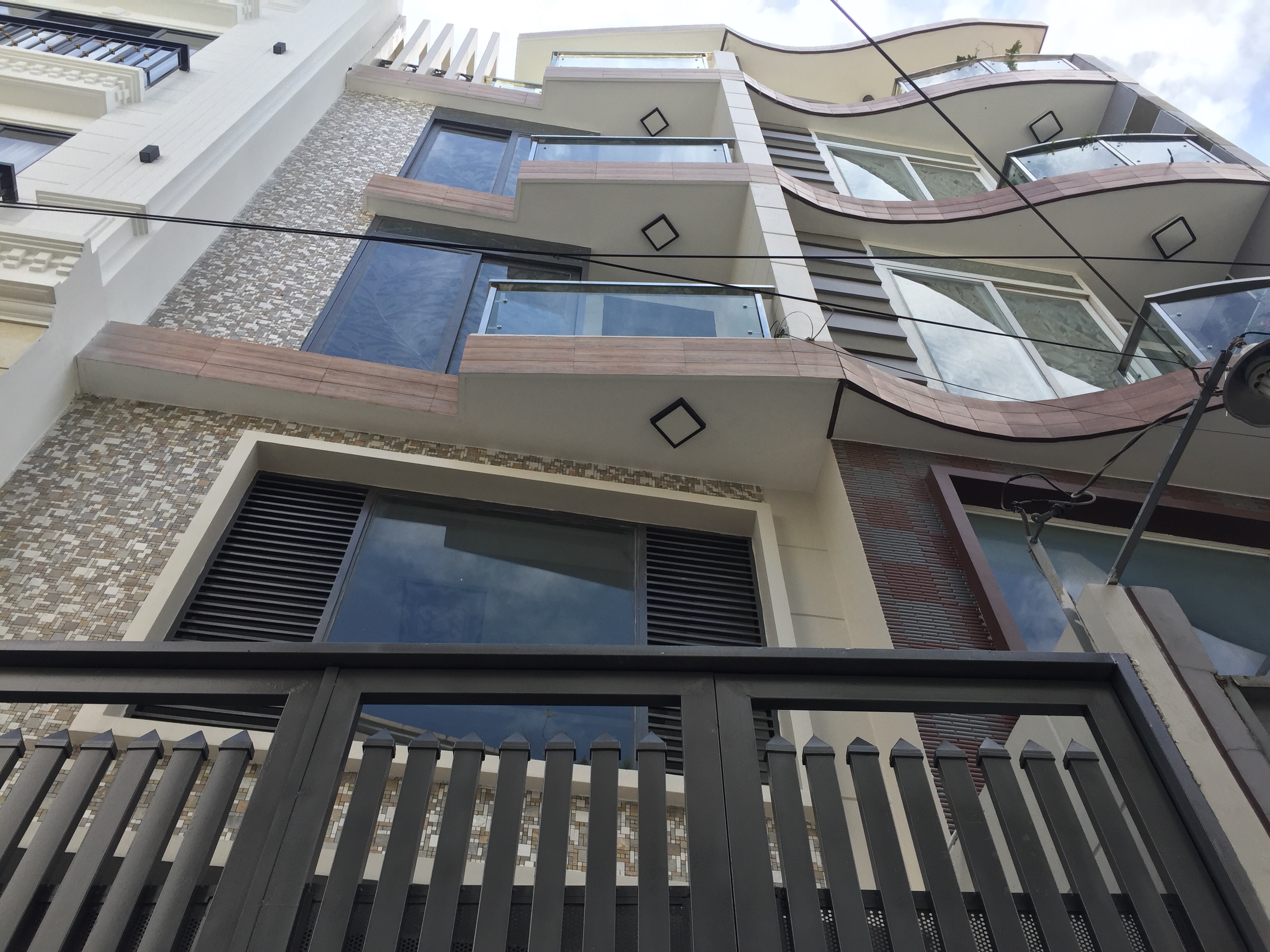 Bán nhà Trần Bình Trọng P5 Bình Thạnh 3.5 lầu 4.2x12m hẻm xe hơi 8.3 tỷ