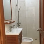 nha hoang hoa tham can ban gap