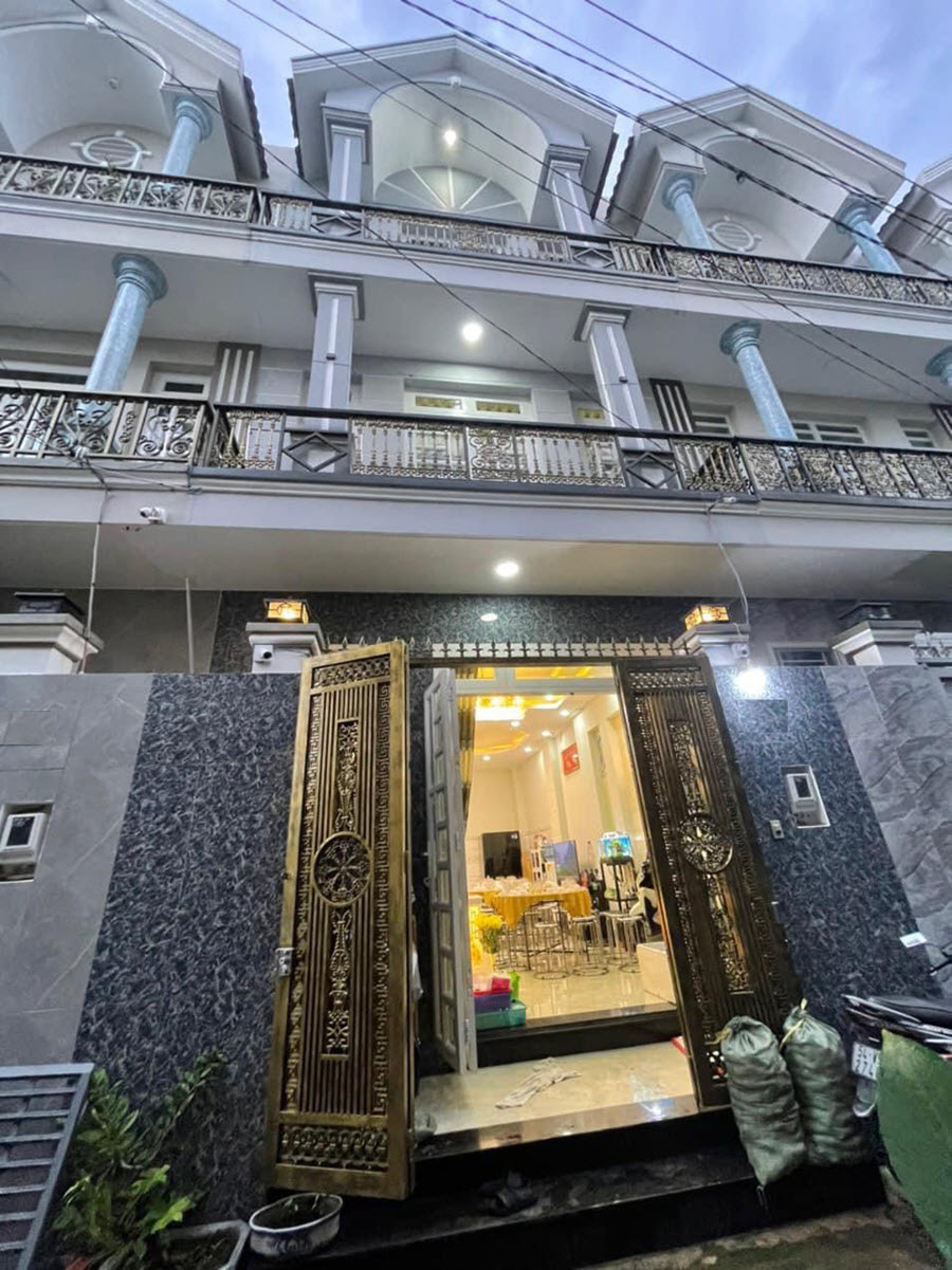 Bán nhà đẹp hẻm xe hơi Thủ Đức