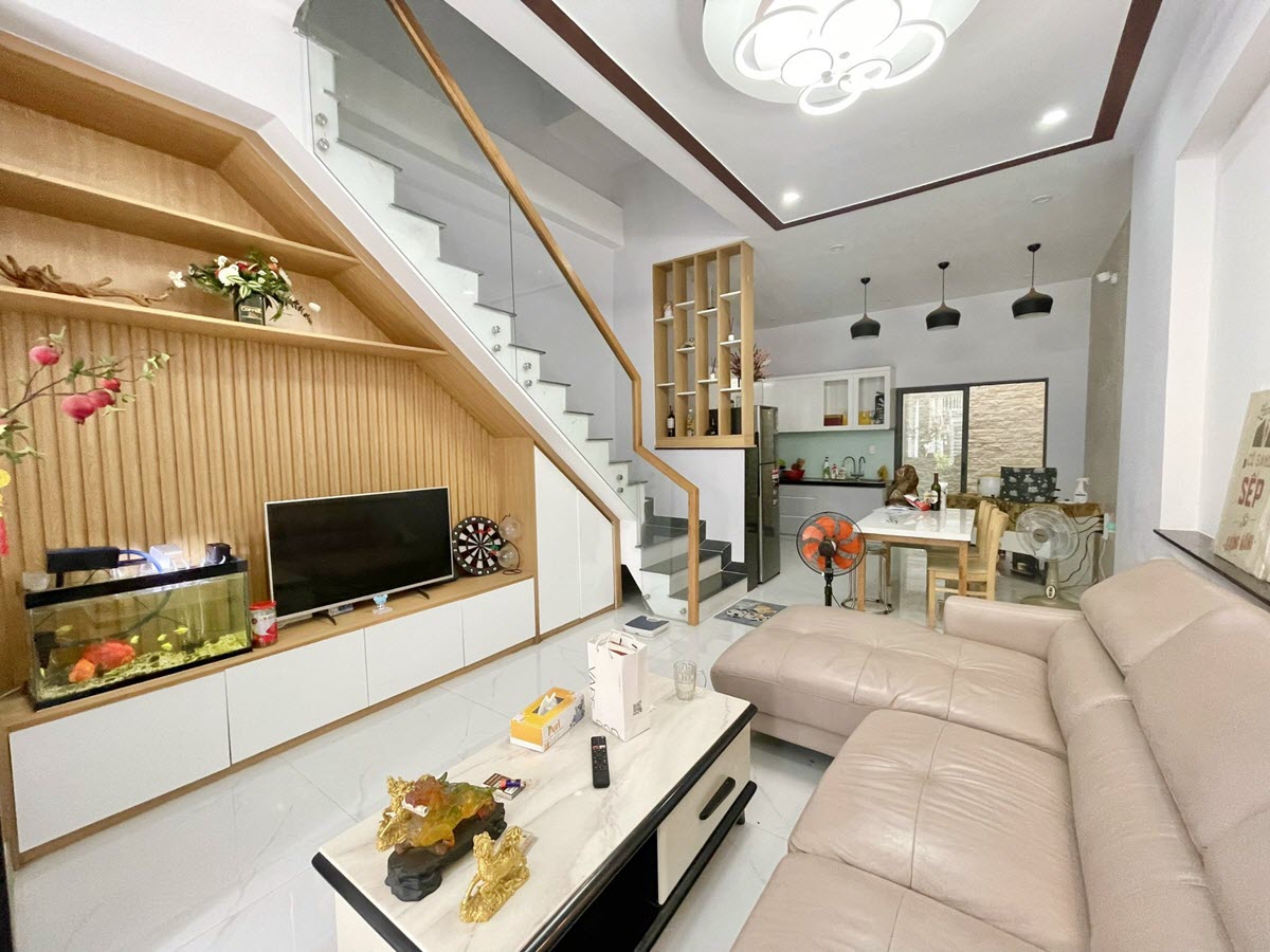 bán nhà hẻm xe hơi Thủ Đức