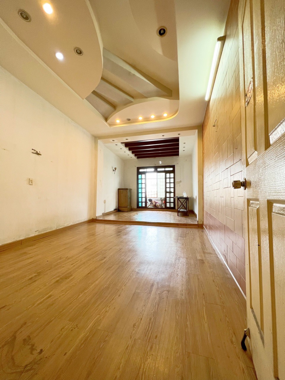 Bán nhà mặt tiền Bạch Đằng, Bình Thạnh trệt 4 lầu, DTSD 312 m2 chỉ 22 tỷ