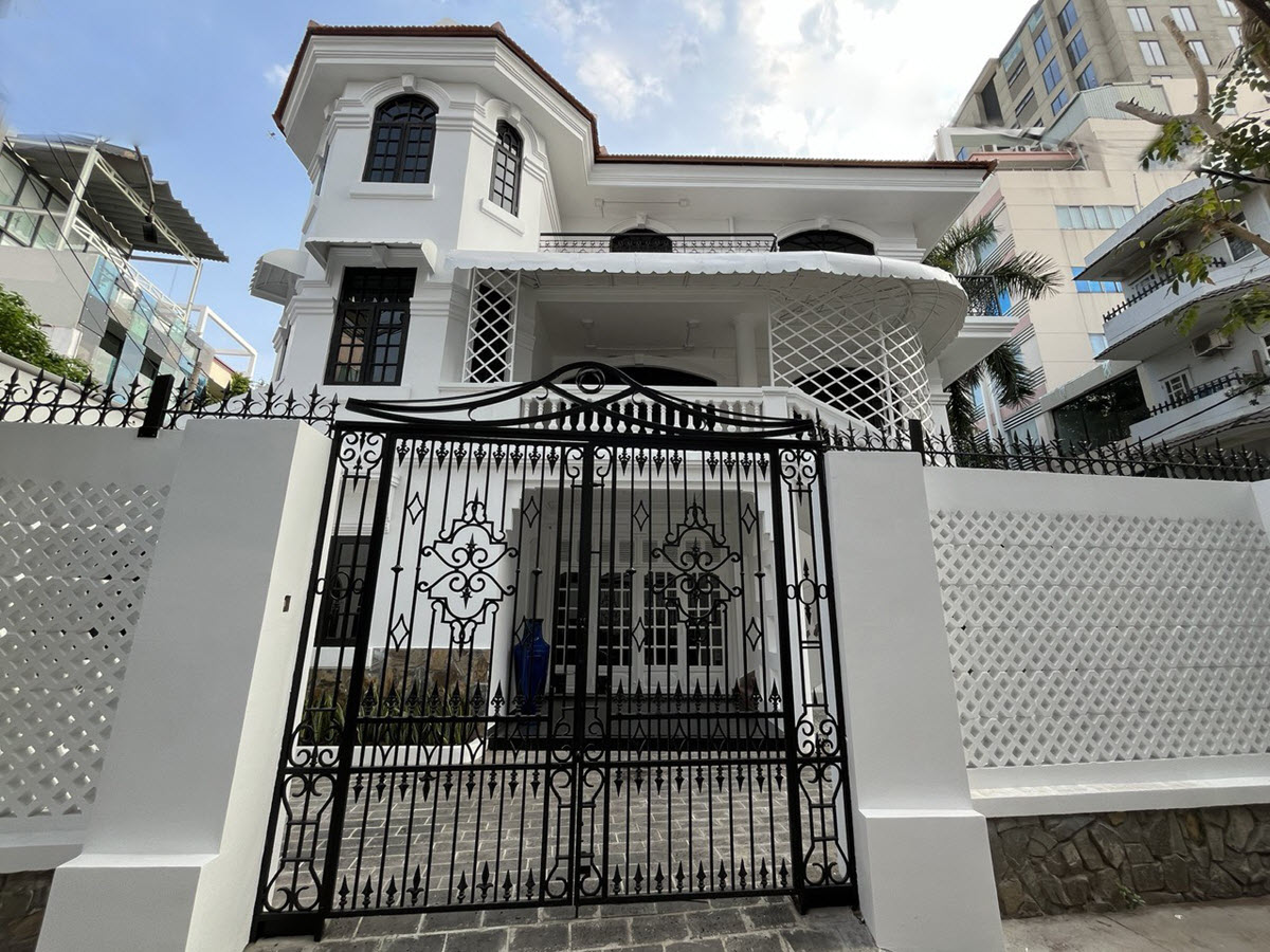 Cho thuê biệt thự góc 3 mặt đường nội bộ Điện Biên Phủ 12x20 trệt 3 lầu