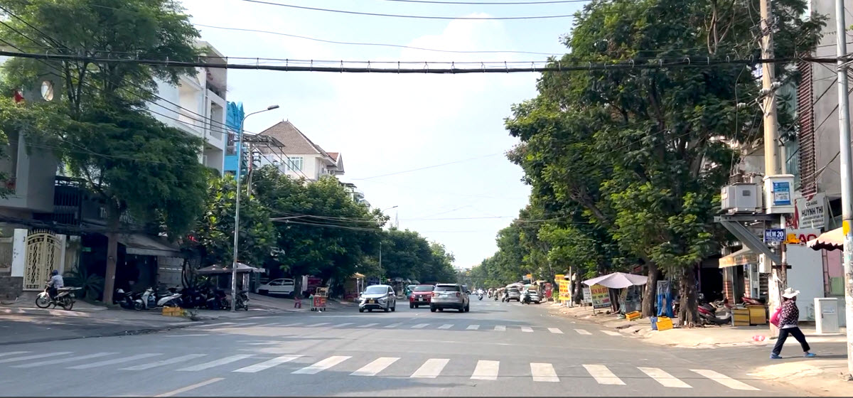 ban dat Dang Thuy Tram, Binh Thanh
