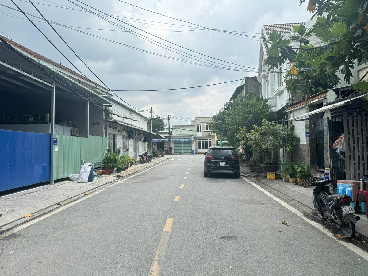 ban nha mat tien Cau Xay 2 Quan 9