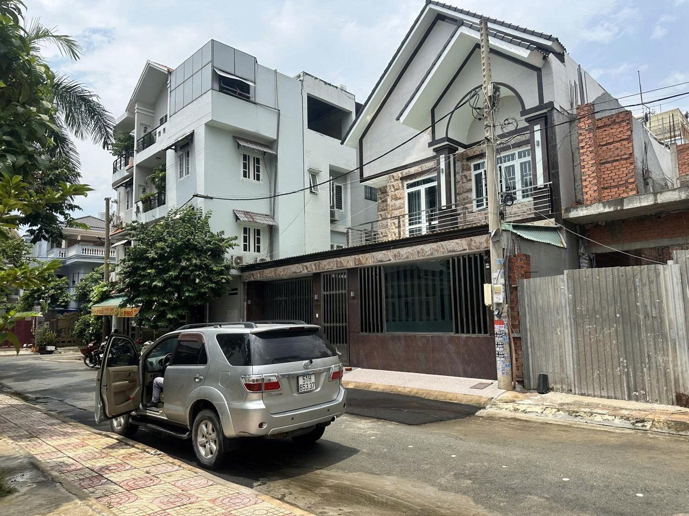 Kẹt bank giảm 500tr bán biệt thự 3 tầng 12X18.5 KDC Bình Lợi, P13 Bình Thạnh