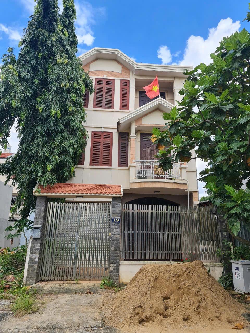 Bán nhà 7X20 3 tầng KDC Nam Long Q9 liền kề Global City giá cực tốt